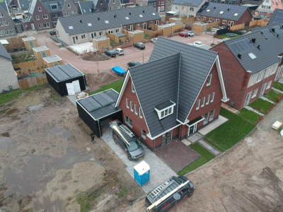 Nieuwbouw woning met bijgebouwen